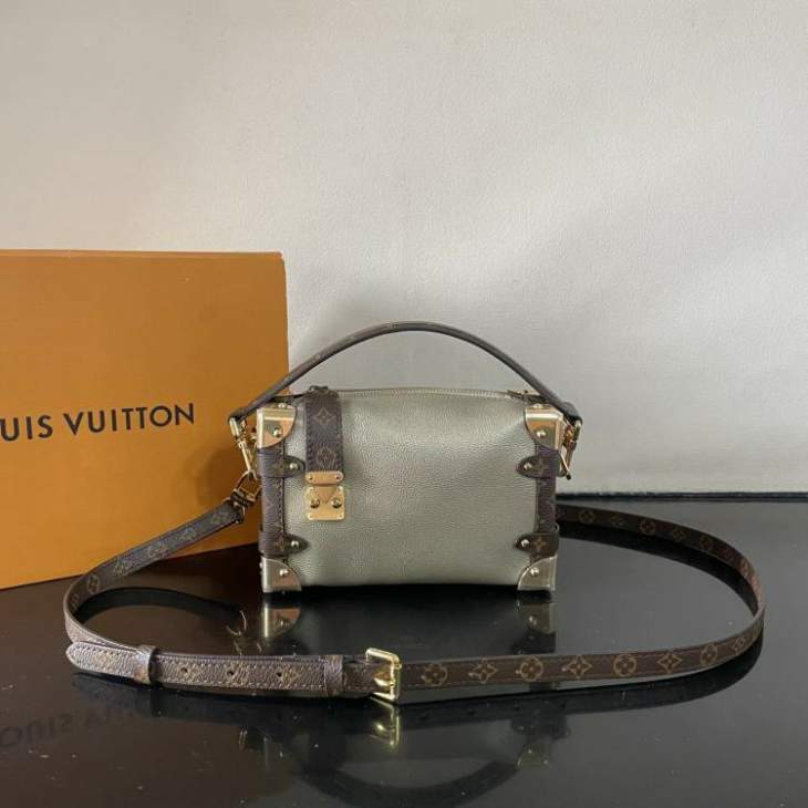 Picture of Louis Vuitton Handbags _SKUfw242730222fw